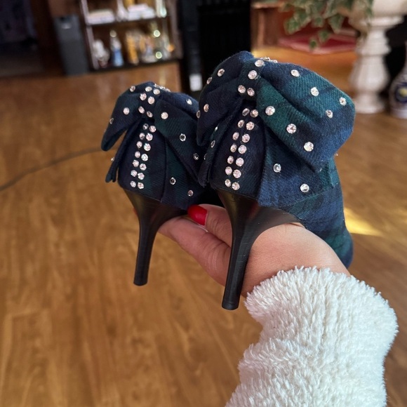 Talbots Plaid Bow Heels with Rhinestones - Picture 6 of 6